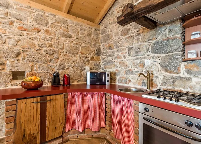 Ferienhaus Amazing In Veprinac